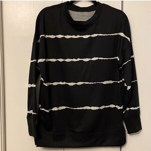 Women’s size 2X black, and white sweatshirt  p6